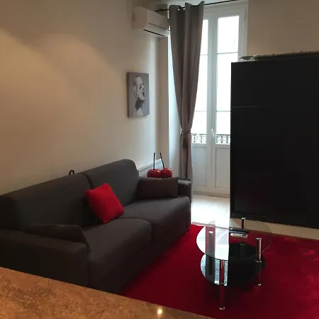 5 Maccarani Apartment *